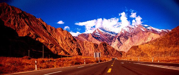 新疆喀什旅游帕米尔高原-世界屋脊塔什库尔干、盘龙古道2日游